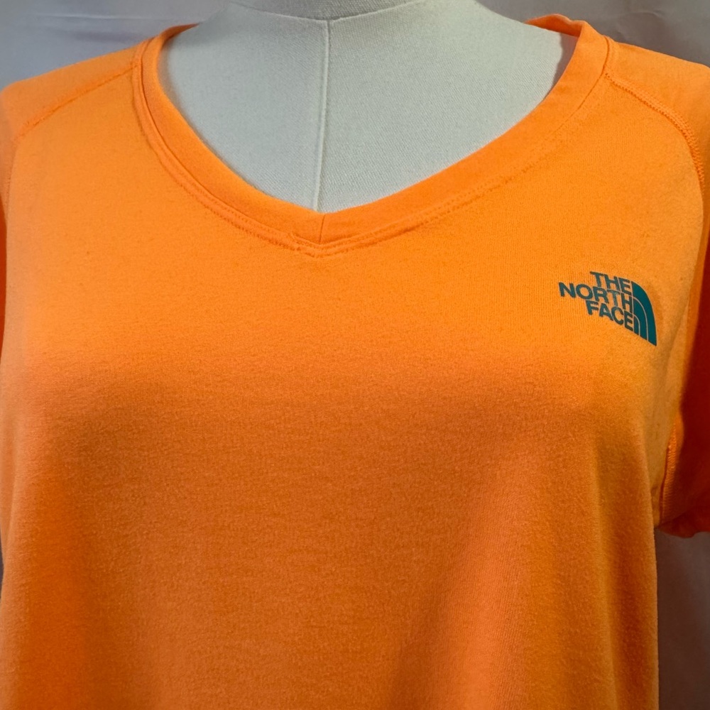 The North Face Women's Bright Orange V-Neck Tee size XL